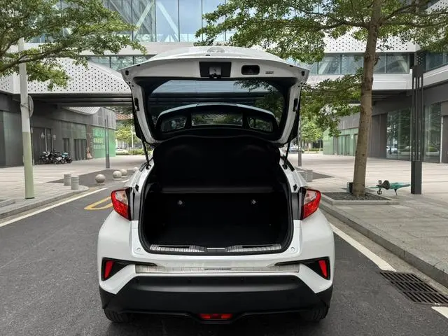 TOYOTA IZOA 2.0L Yixiang Edition