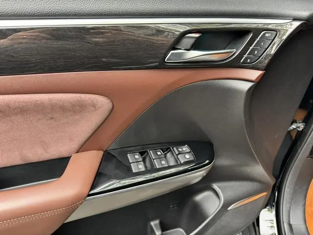GAC Trumpchi GS8 320T two-wheel drive luxury Zhilian Edition 7 seats