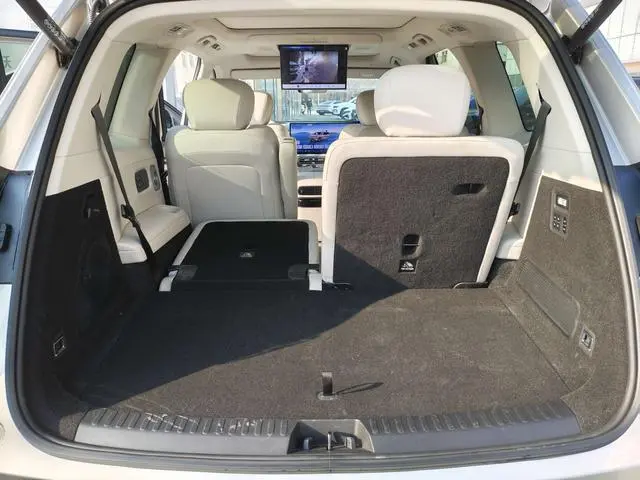 Geely Galaxy Galaxy M9 210km four-wheel drive pilot version