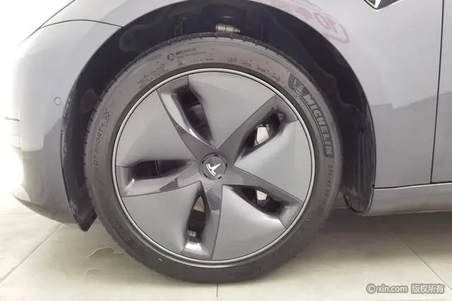 Tesla Model 3 Upgraded version of standard battery life rear drive