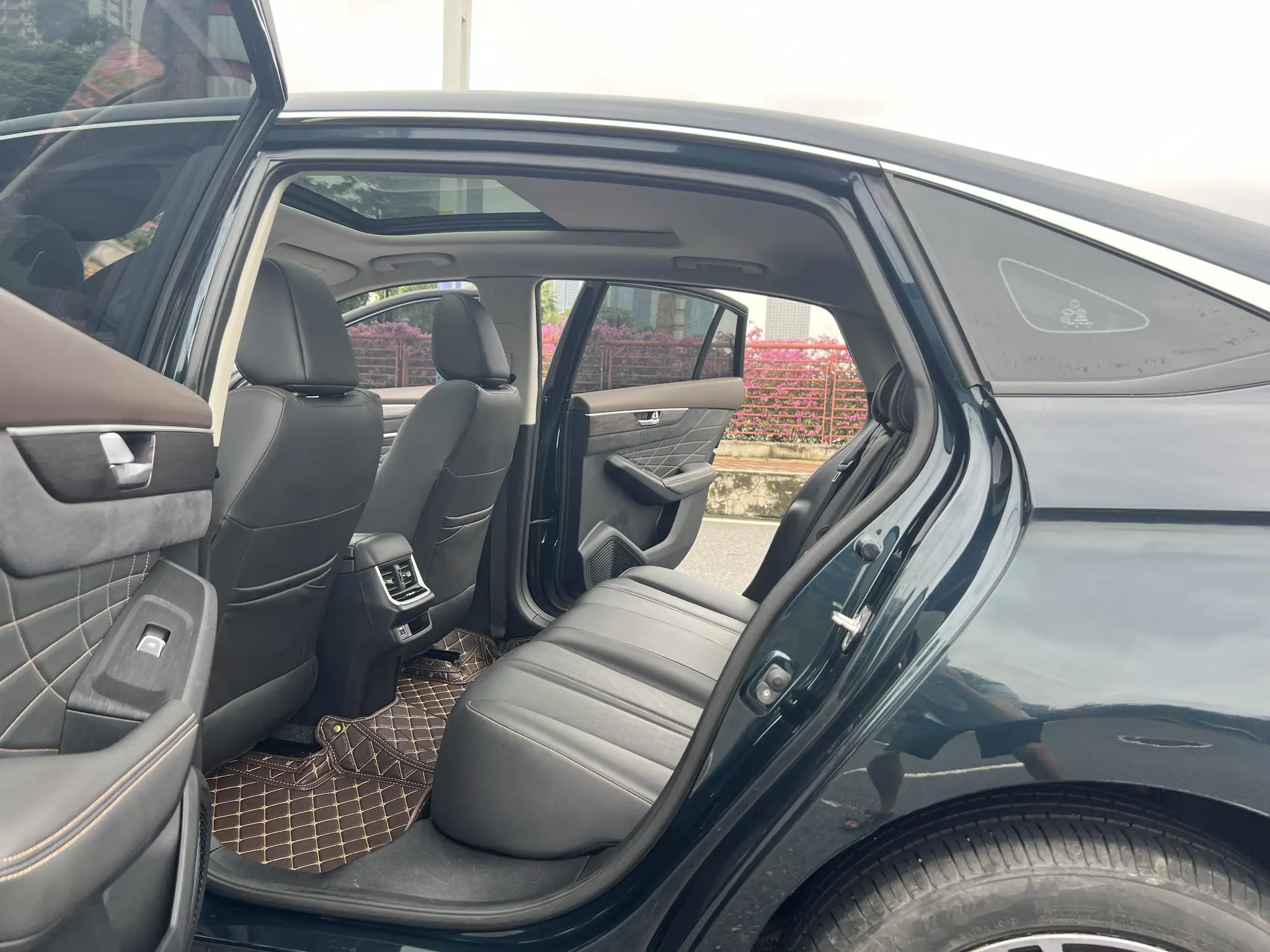 Dongfeng Fengshen Yi Hyun MAX 1.5T Super Burning Cool Dad Version