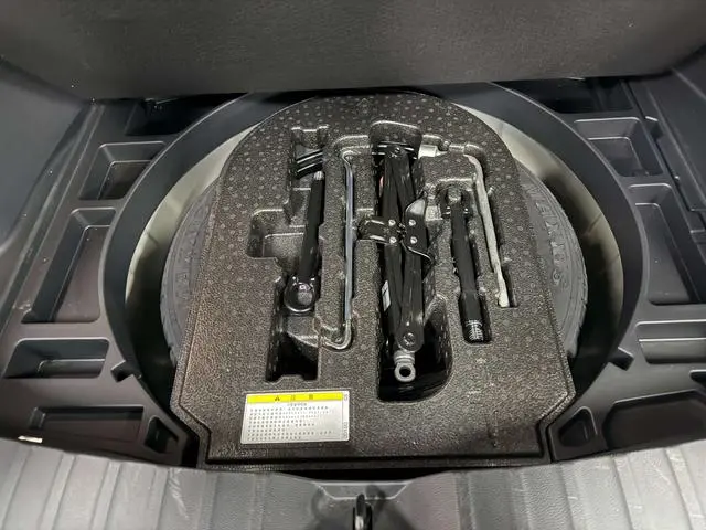 TOYOTA Fenglanda 2.0L Smart Hybrid Dual Engine Premium Edition
