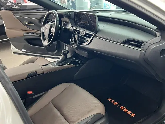 Lexus Lexus ES 200 Excellent Edition