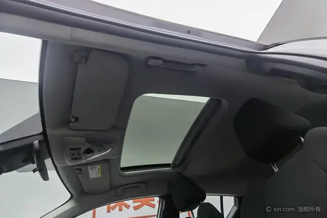 TOYOTA IZOA 2.0L Yixiang Edition