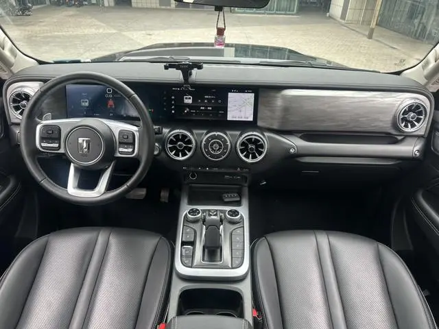 Tank Tank 300 2.0T Conqueror