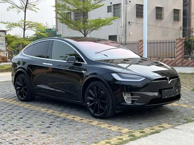 Tesla Model X 90D