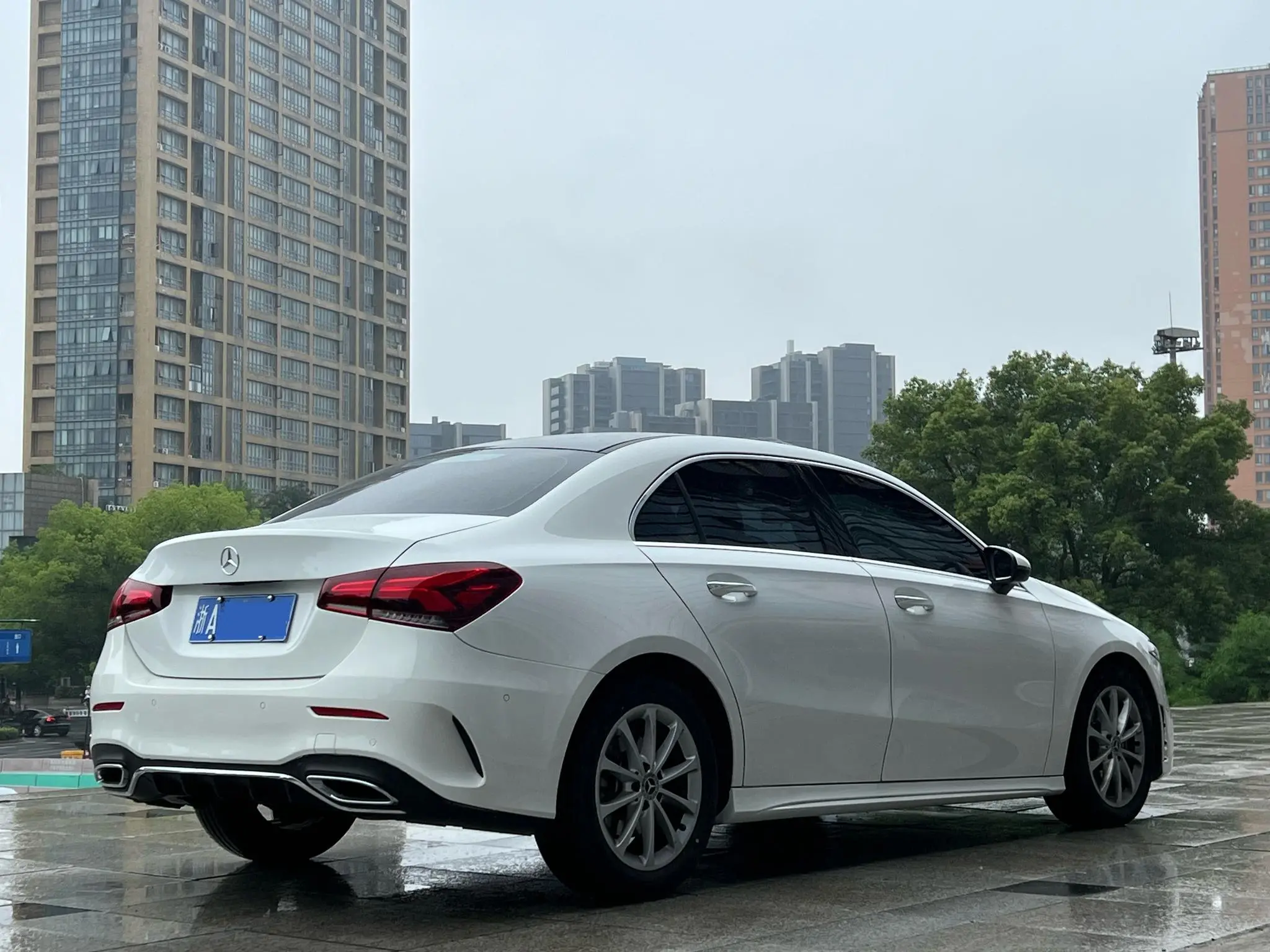 Mercedes-Benz Mercedes-Benz A-class A 200 L sports sedan dynamic Version