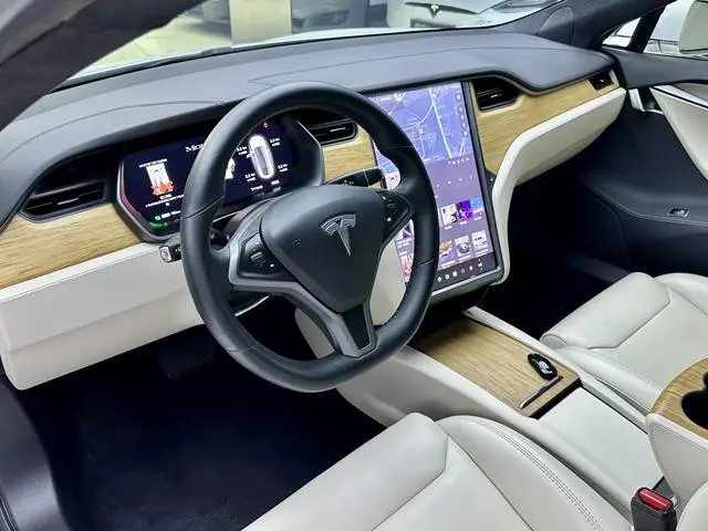Tesla Model S Long battery life version