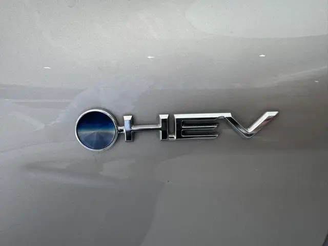 TOYOTA Camry Dual Engine 2.0 HGVP Deluxe Edition