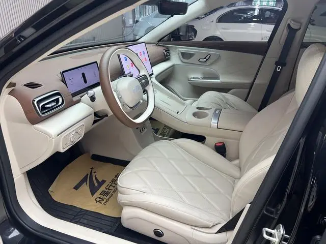 Chery Fengyun Fengyun A9L 260 Boya Luxury Edition