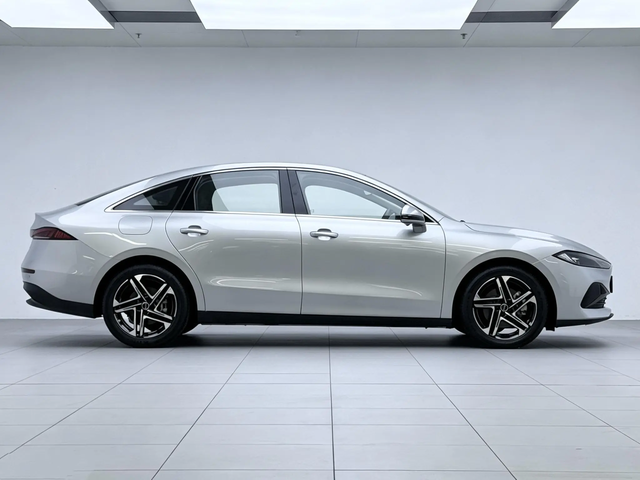 Roewe Roewe D7 DMH 125 Ultimate Edition