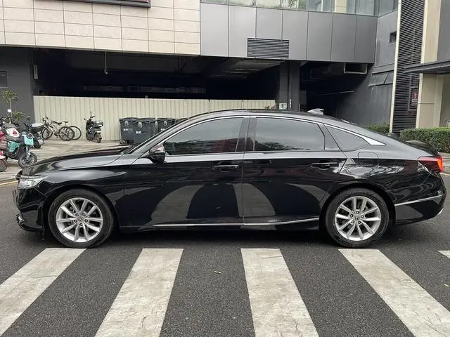 Honda Accord 260TURBO Deluxe Edition