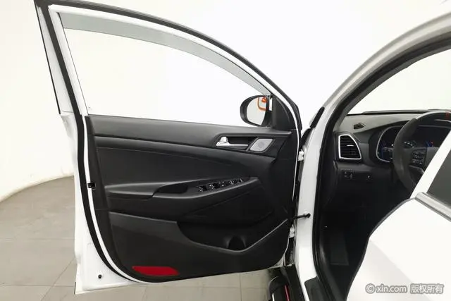 Hyundai Tucson 280TGDi dual-clutch two-wheel drive Zhilian version Country V