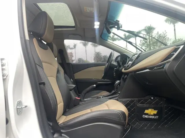 Chevrolet Cruze 320 automatic Enjoy Skylight version