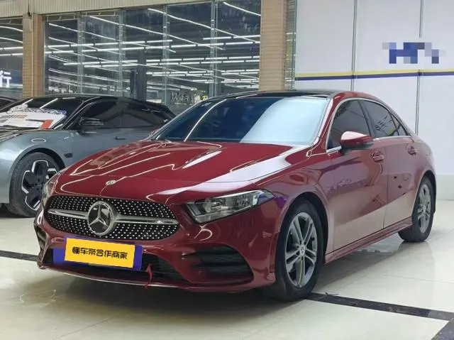 Mercedes-Benz Mercedes-Benz A-class Facelift A 180 L sports sedan