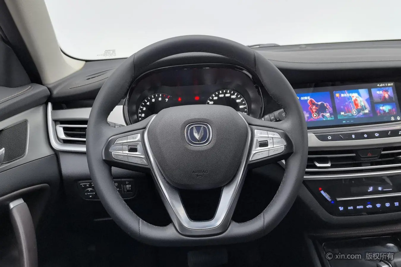 Changan Changan CS35 PLUS 1.6L automatic Cool Union version Country V