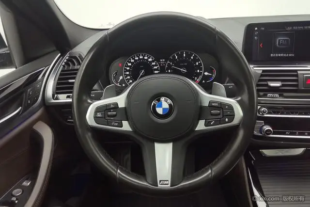 BMW BMW X4 xDrive25i M sports suit