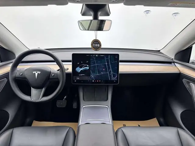 Tesla Model Y Long battery life all-wheel drive version