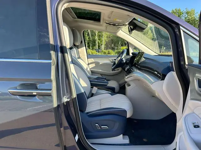 Roewe Roewe iMAX8 400TGI Supreme Series Extreme Edition
