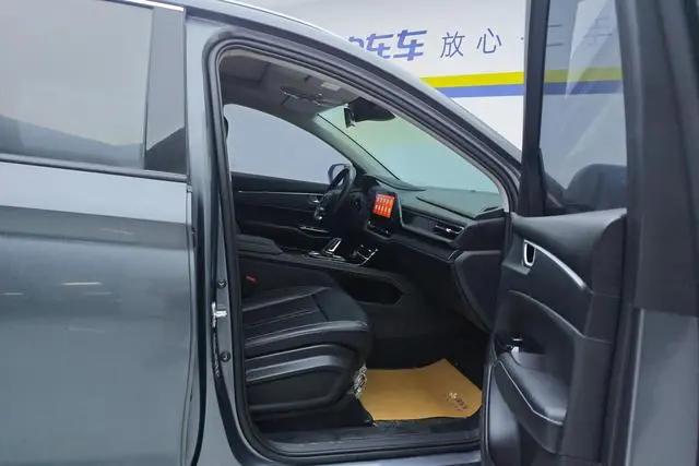 Wuling Capgemini Victory Facelift 280T CVT flagship model