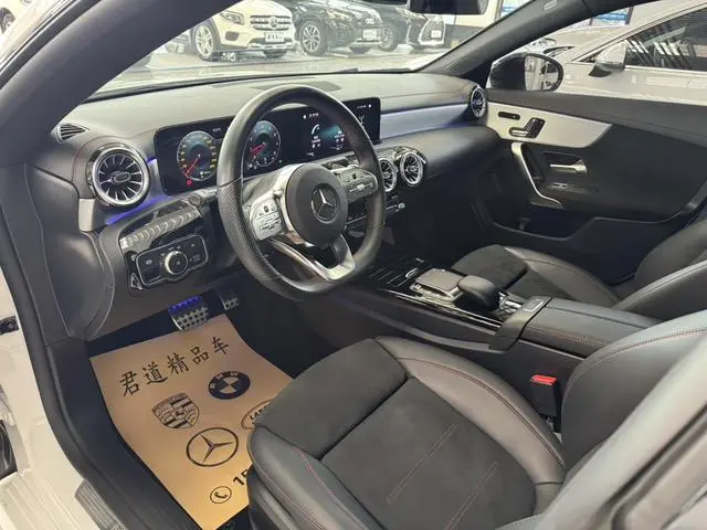 Mercedes-Benz Mercedes-Benz CLA CLA 200 4MATIC four-door coupe