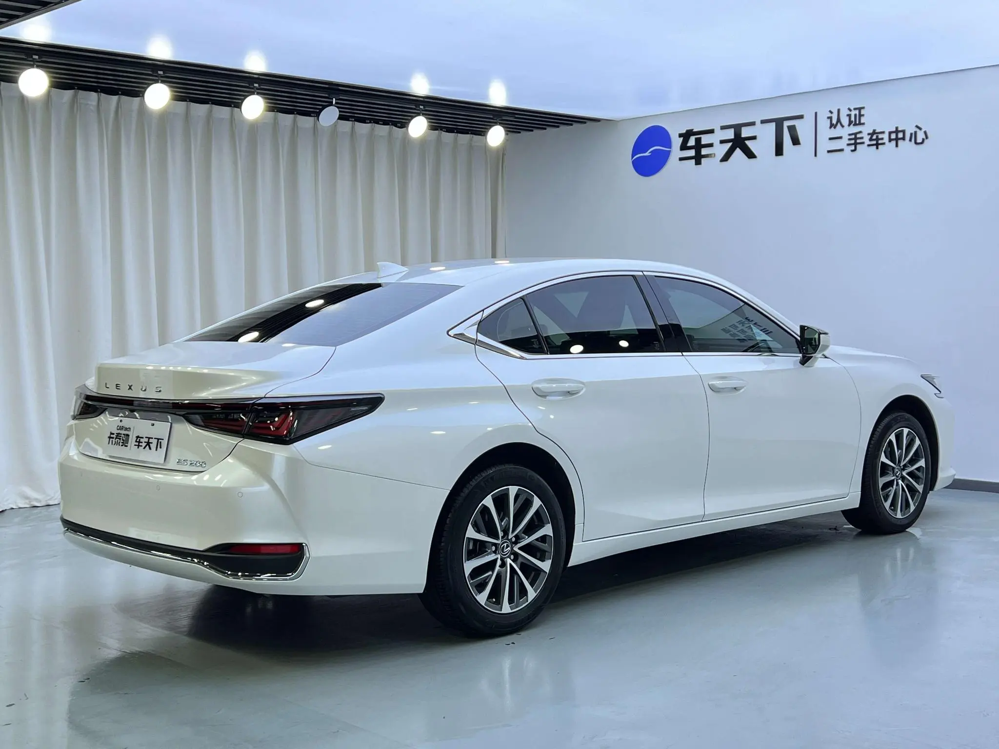 Lexus Lexus ES 200 Premium Edition