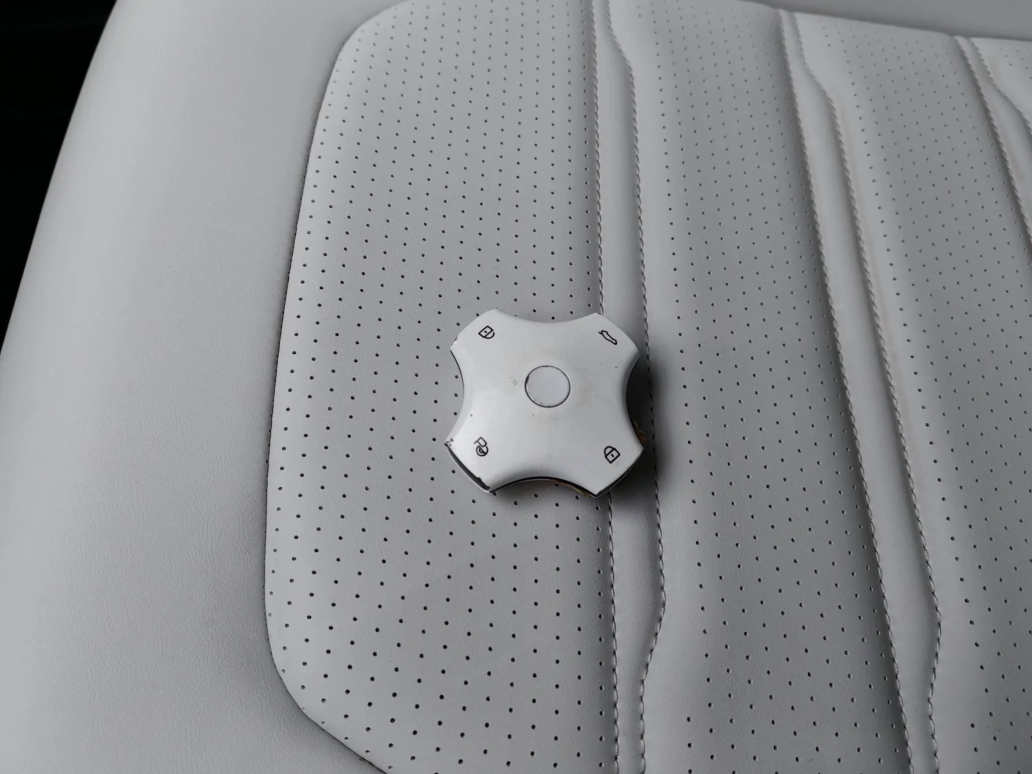 Dongfeng eπ eπ007 Pure electric 530Pro version