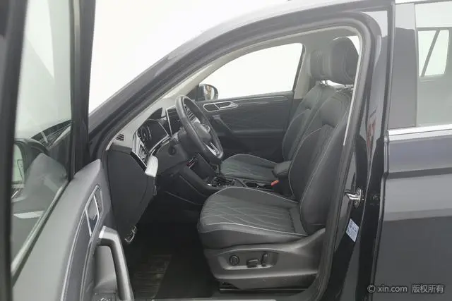 Volkswagen Tiguan L 330TSI two-wheel drive R-Line Premium edition