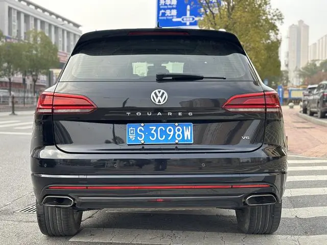 Volkswagen Touareg 3.0 TSI Sharp Front Version Country V