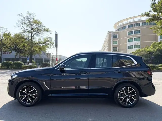 BMW BMW X3 xDrive25i M sports suit
