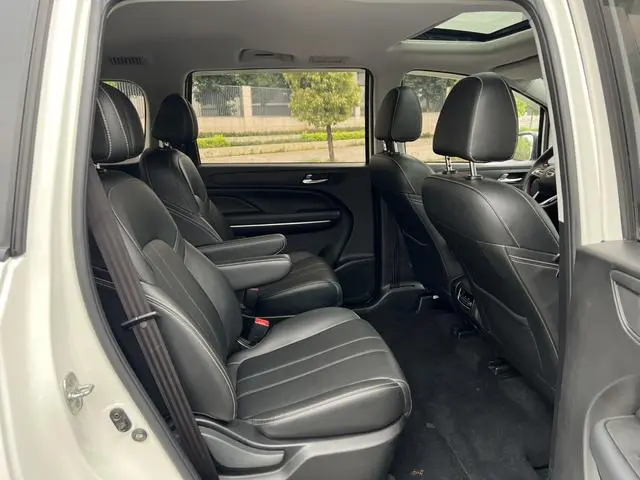 GAC Trumpchi M6 270T Automatic Deluxe Edition 7 seats