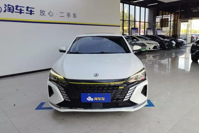 Dongfeng Fengshen Yi Hyun MAX 1.5T super-capable Dad*hybrid version