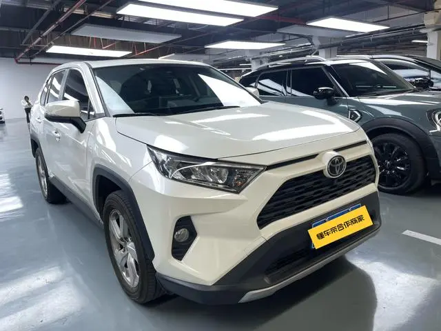 TOYOTA RAV4 Rongfang 2.0L CVT two-wheel drive urban edition