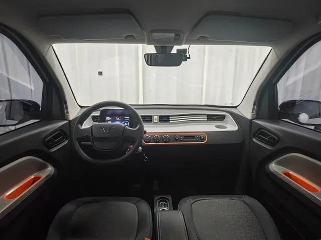 Wuling Wuling Hongguang MINIEV Free lithium iron phosphate