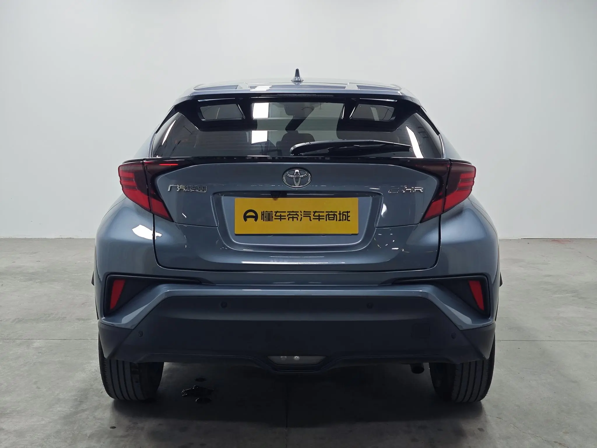 TOYOTA Toyota C-HR 2.0L Deluxe Edition