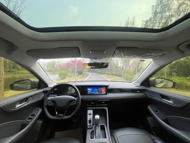 Roewe Roewe i5 1.5L CVT Premium Edition