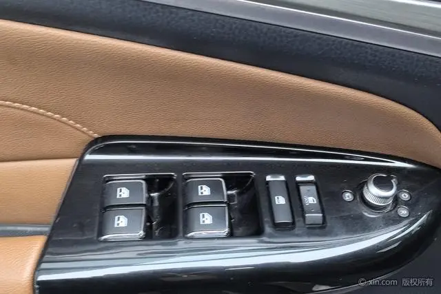 Changan Changan CS95 2.0T four-wheel drive Zhiyu Version