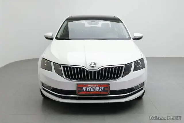 Skoda Octavia 1.5L Automatic Smart Travel Deluxe Edition Country VI