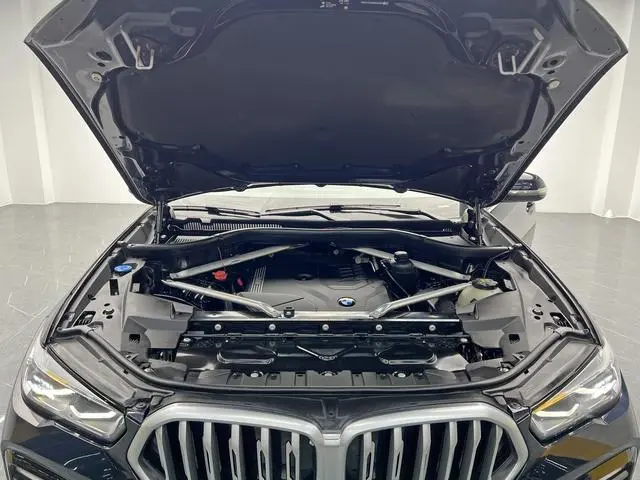 BMW BMW X6 Facelift xDrive30i M sports suit