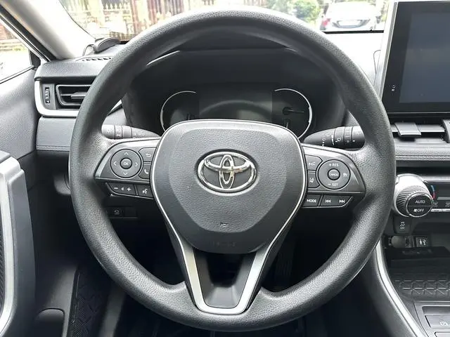 TOYOTA RAV4 Rongfang 2.0L CVT two-wheel drive fashion version