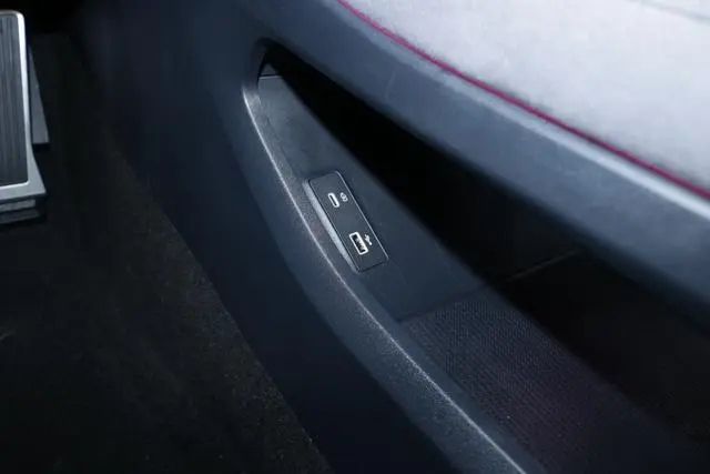 VOYAH Lantu chasing light PHEV Ultra-long battery life, four-wheel drive ultimate edition