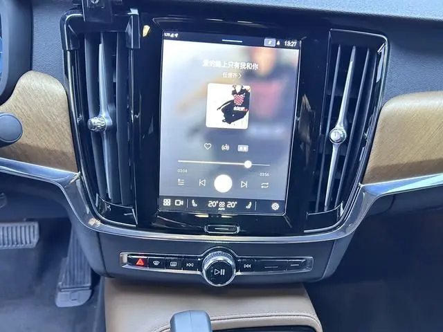 Volvo Volvo S90 PHEV T8 four-wheel drive long battery life Zhiyi Deluxe Edition