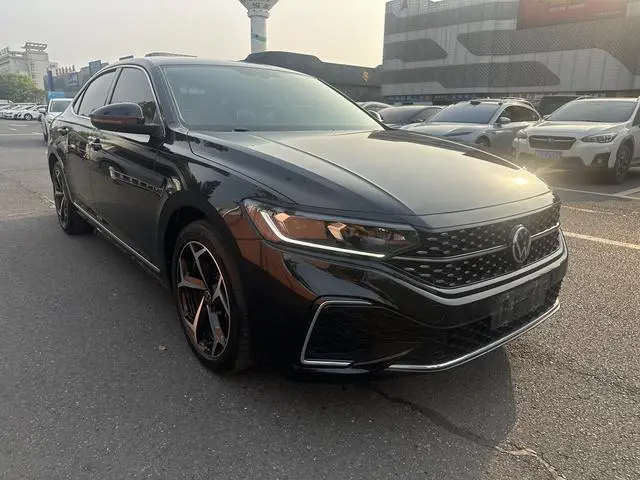 Volkswagen Passat 330TSI Starry Sky Elite Edition