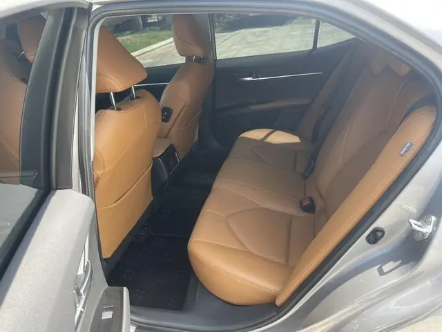 TOYOTA Camry 2.5G Deluxe Edition