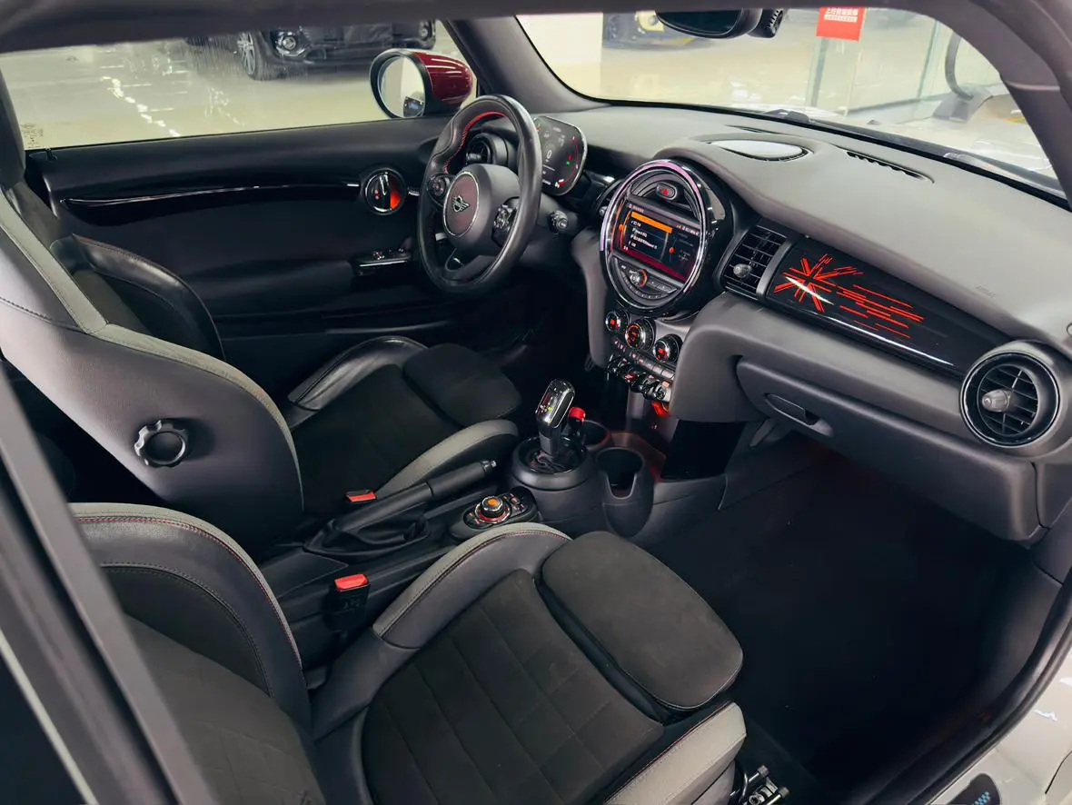 MINI MINI JCW 2.0T JOHN COOPER WORKS