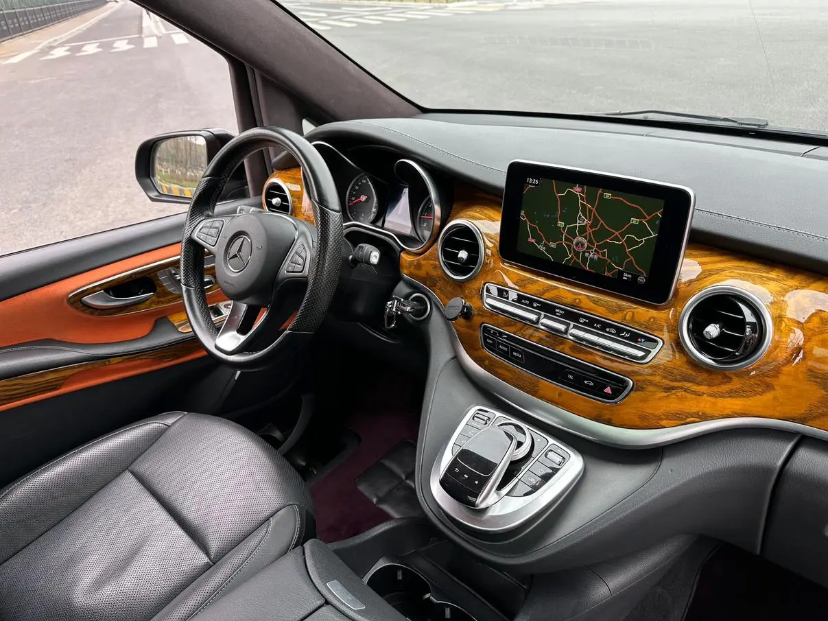 Mercedes-Benz Mercedes-Benz V-class V 260 L Premium Extended Version