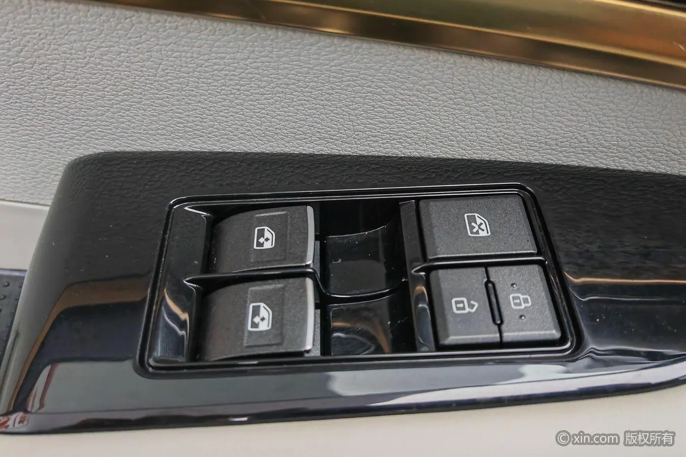 Dongfeng Fengxing Popular M7 Lord 2.0T Automatic Marquis Version