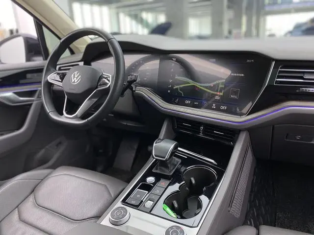 Volkswagen Touareg 3.0 TSI Ruixiang Edition Yao Black Sports Suit