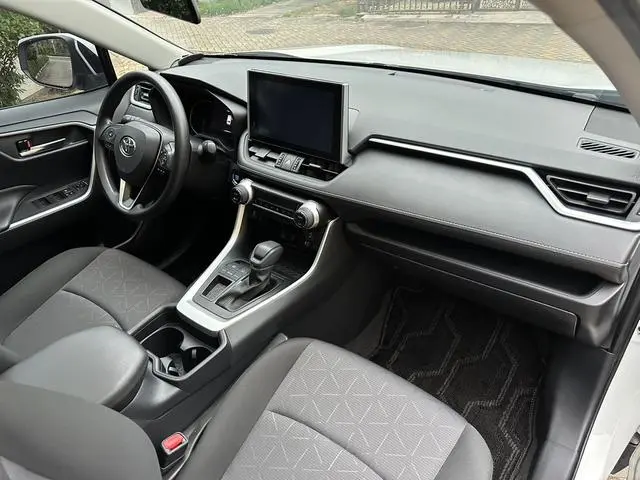 TOYOTA RAV4 Rongfang 2.0L CVT two-wheel drive fashion version