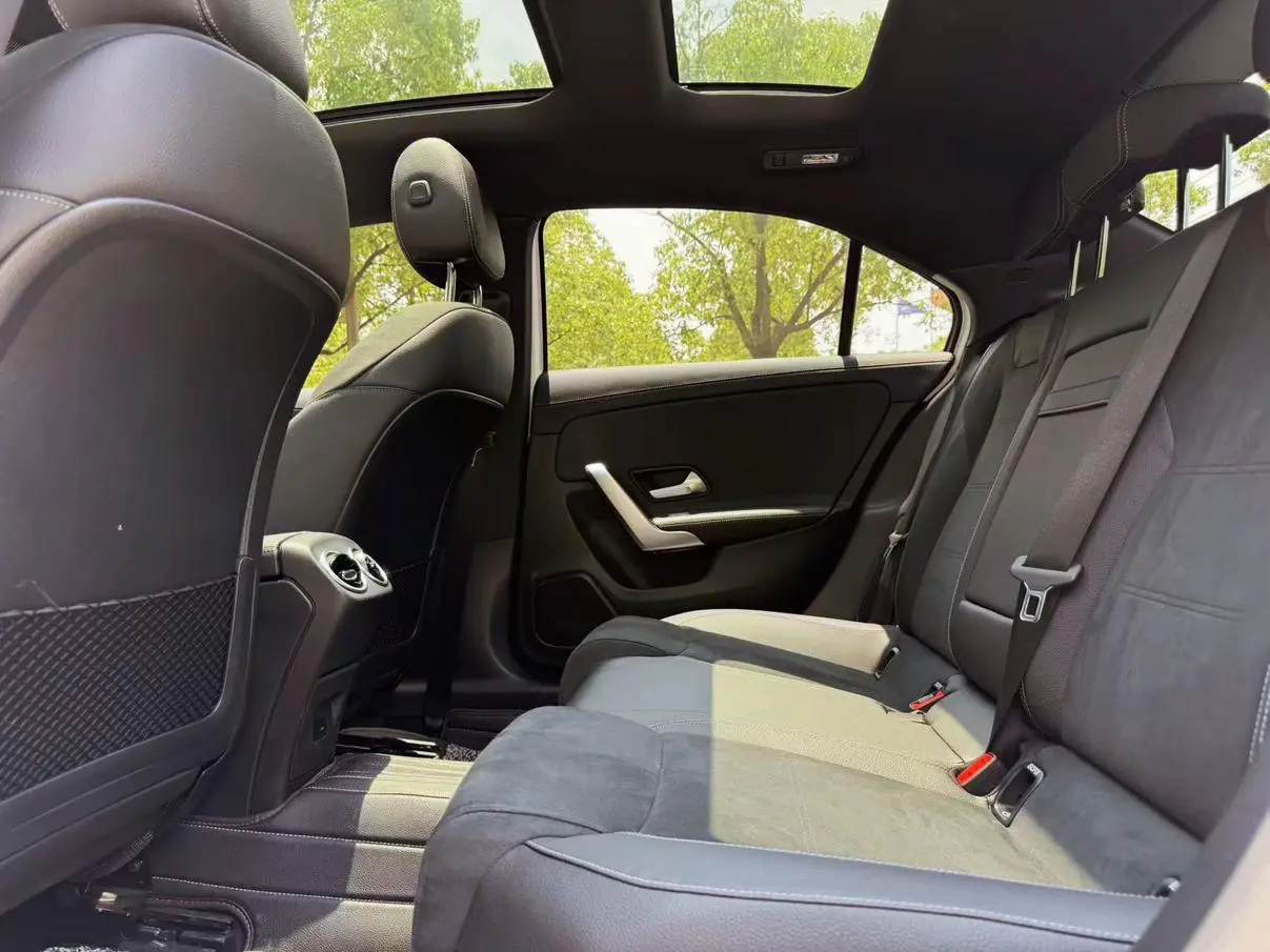 Mercedes-Benz Mercedes-Benz A-class A 200 L sports sedan fashion Version